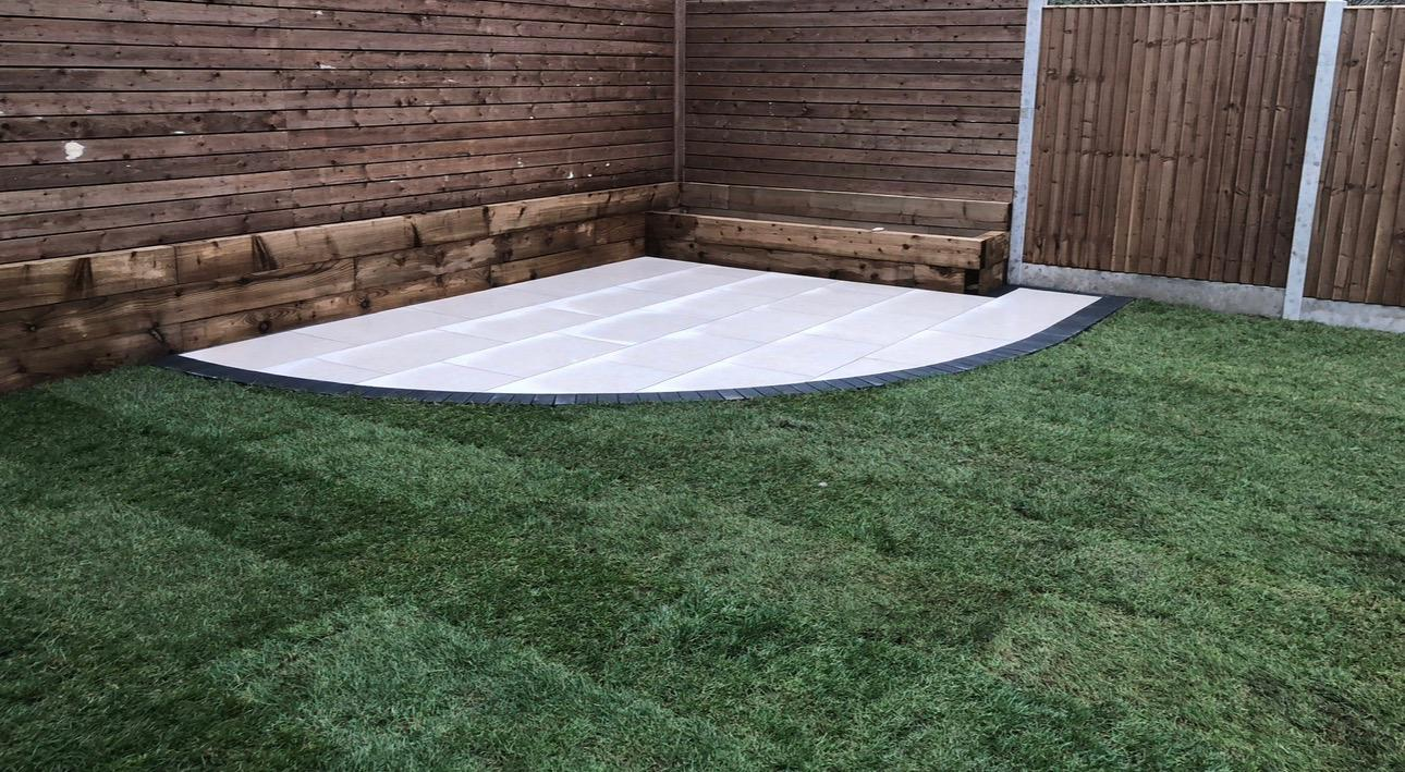 Curved Porcelain Corner Patio